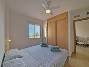 Posteľ alebo postele v izbe v ubytovaní Family Apartment with Sea View by NRAS