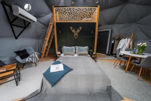 Glamping Kaszuby客房内的一张或多张床位