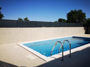 Bazén v ubytovaní Flora relax house, free parking alebo v jeho blízkosti