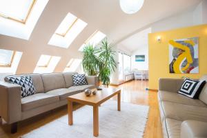 Posedenie v ubytovaní Penthouse apartment with private parking