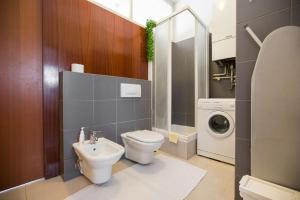Koupelna v ubytování Penthouse apartment with private parking + 21 fotografií