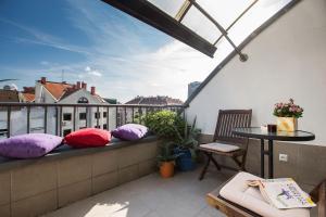 Balkón alebo terasa v ubytovaní Penthouse apartment with private parking