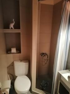 Ένα μπάνιο στο Eleni's house 3