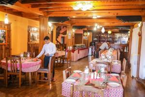 Restaurace v ubytování Nagarkot Sunshine Hotel