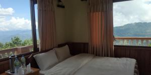 Nespecifikovaný výhled na hory nebo výhled na hory při pohledu z hotelu