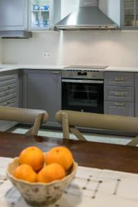 Kuchyň nebo kuchyňský kout v ubytování CASA GERRA COMILLAS