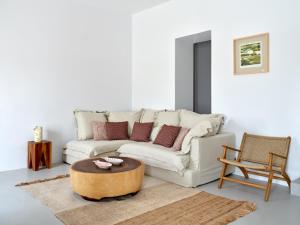 A seating area at Siora of Paros - Ammiralis & Castelis