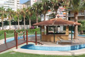Bazén v ubytování CAPRI-TURIS Luxe Apartamentos nebo v jeho okolí