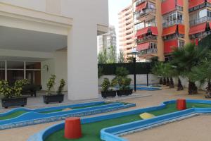 Bazén v ubytování CAPRI-TURIS Luxe Apartamentos nebo v jeho okolí