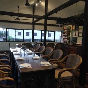Ristorante o altro punto ristoro di Pomelo Outpost Cambodia ដំណាក់ភ្នំក្រោម