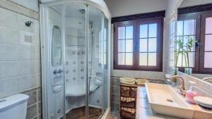 Kúpeľňa v ubytovaní Villa Mariana Ronda by Ruralidays + 15 fotografií