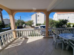 Balkón nebo terasa v ubytování Apartments HARMONY Novalja