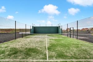 Tenis lub squash w obiekcie Villa Vanilla charming family house lub w pobliżu