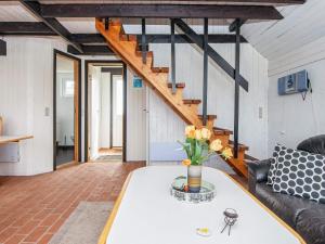 Gallery image of 6 person holiday home in Harbo re in Harboør