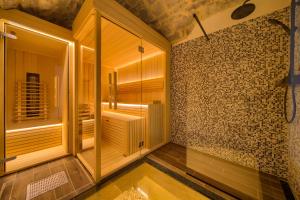 Kúpeľňa v ubytovaní Luxury Villa Ive With Heated Pool, Finnish Sauna, Infrared Sauna, Pet Friendly