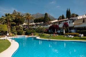Bazén v ubytovaní Vacation home in the best location, with terrace and pool in Marbella Center alebo v jeho blízkosti