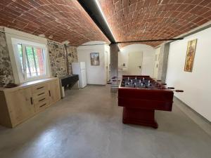 Fotografia z galérie ubytovania Ca la Joia Casa con piscina privada en la Vall d'en Bas v destinácii Les Preses