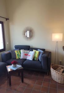 Foto dalla galleria di Vista dolce - Wohnung mit fabelhaftem Blick über die Dächer von Brissago a Brissago Altre 12 foto