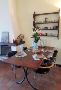 Foto dalla galleria di Vista dolce - Wohnung mit fabelhaftem Blick über die Dächer von Brissago a Brissago