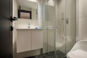 Ванная комната в Sahara Hotel Eilat