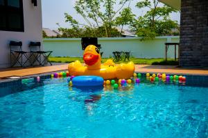 Fotografie z fotogalerie ubytování Ken's Pool Villa v destinaci Saraphi + 10 fotografií