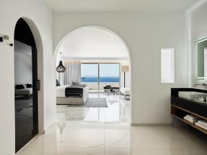 Posezení v ubytování Kouros Hotel & Suites