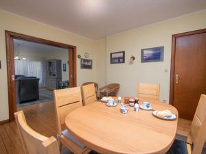 O zonă de relaxare la Holiday Home Kleen by Interhome