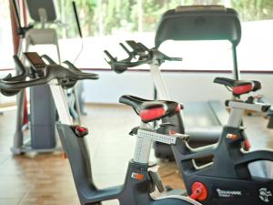 Posilňovňa alebo fitness centrum v ubytovaní Apartment Coral Beach 02 by Interhome
