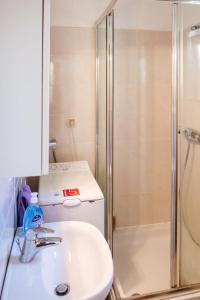Kúpeľňa v ubytovaní Apartment Ana-2 by Interhome