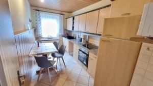 Kuchyň nebo kuchyňský kout v ubytování Ferienwohnung „Ostsee“ über zwei Etagen in Ückeritz