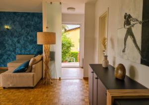 O zonă de relaxare la Suite Apartment with a view and free parking