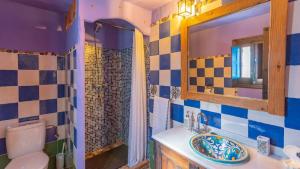 Łazienka w obiekcie Villa Azul de Frigiliana by Ruralidays