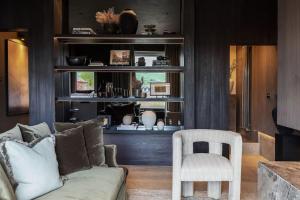 Uma área de estar em Alfred's Ramsbottom - Suite One