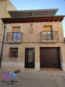 Casa de ladrillo con garaje y 2 balcones en Casa las Batallas, en Toro