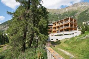 Kép Alpine Lodge 2-Bett-Wohnung Chesa a la Punt "Bergbahnen All inklusive" im Sommer szállásáról Pontresinában a galériában