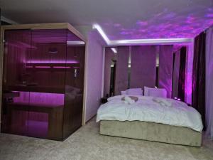 Кровать или кровати в номере PETKOV5KI.LuxuryApartments +15 фотографий