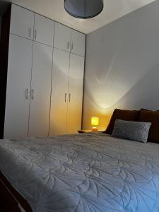 Rúm í herbergi á Divčibare_sunrise