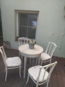 Fotografie z fotogalerie ubytování Apartmá U rybníčku v destinaci Dolní Dunajovice