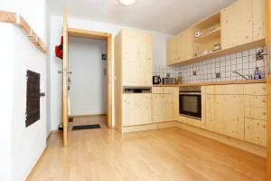 Kuchyň nebo kuchyňský kout v ubytování Feriengut zum Fürst`n mit Außenwhirlpool und Sauna