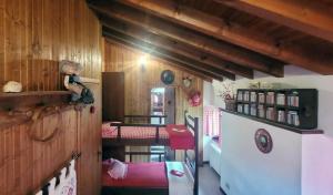 Kuchyň nebo kuchyňský kout v ubytování Charming Mountain Hut on Grigna Mountain - Como Lake + 18 fotografií