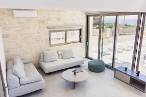 Photo de la galerie de l'établissement Starlight Villas-8bd, Available For Events, à Ádhele
