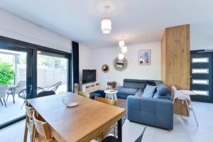 Posezení v ubytování CROWONDER Adriatic Premium Villa Vodice near the Beach