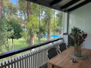 Bazén v ubytovaní HORTENSIA Suite Puerto Banus alebo v jeho blízkosti