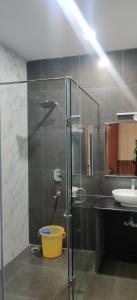 HOTEL DEVDAR RESORT的一间浴室