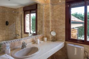 Kúpeľňa v ubytovaní SAN BENITO LA CASA DE MIS ABUELOS + 37 fotografií