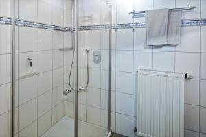 Bilik mandi di Lütten Uttied II +16 gambar