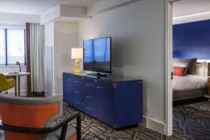 Cama ou camas em um quarto em The Royal Sonesta Washington DC Dupont Circle