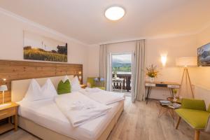 Postel nebo postele na pokoji v ubytování Hotel Seehang Garni