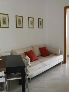 A seating area at La casa di Ieia