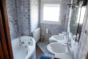 Gallery image of Salty Breeze Supreme Beachfront Apartment-Supreme Stay with free Parking in Perea